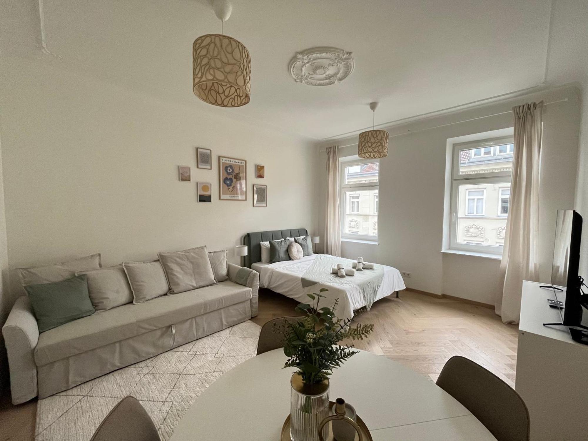 Luxurious One Room Apartment Near Schoenbrunn Palace Wenen Buitenkant foto