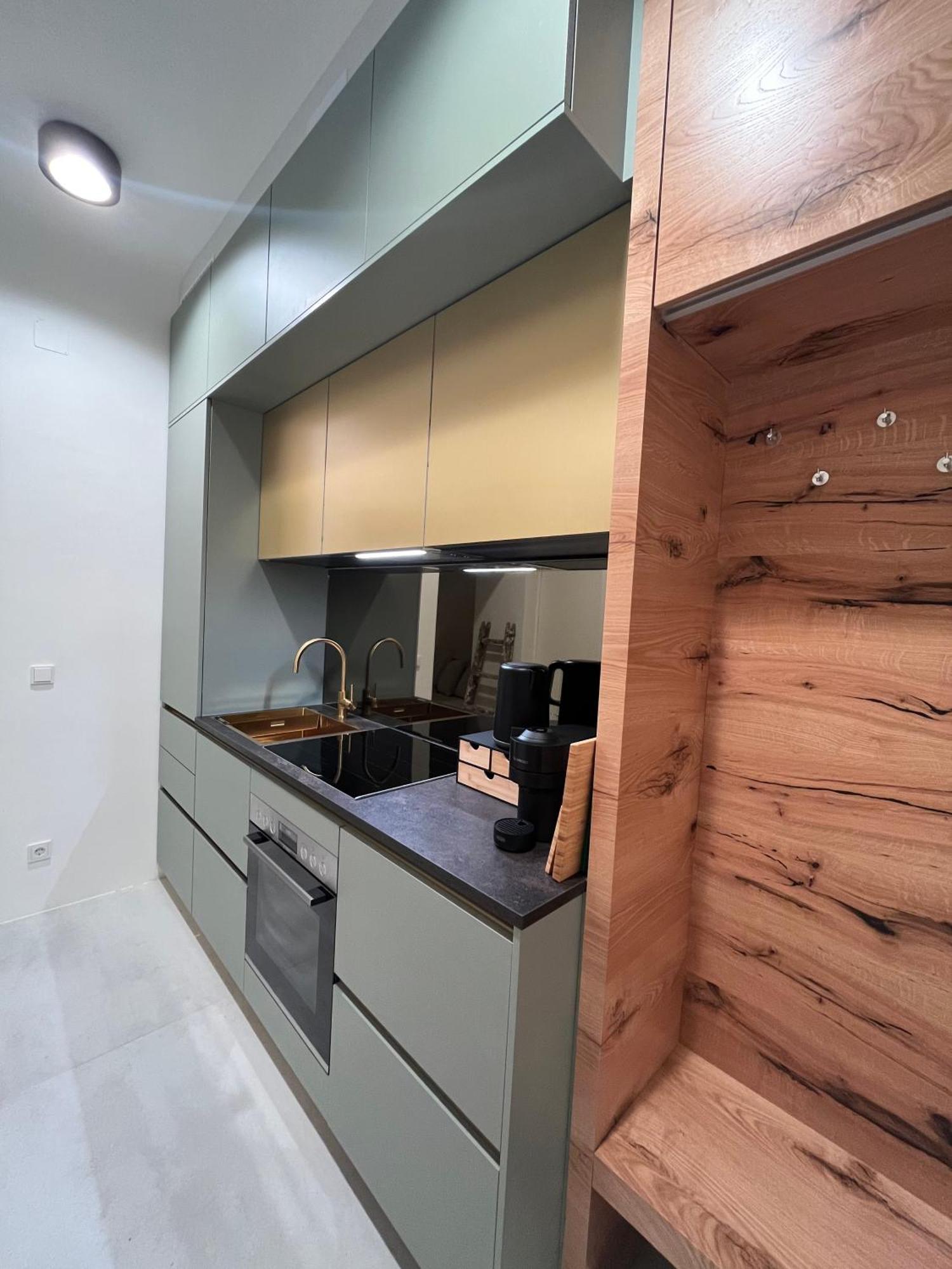 Luxurious One Room Apartment Near Schoenbrunn Palace Wenen Buitenkant foto